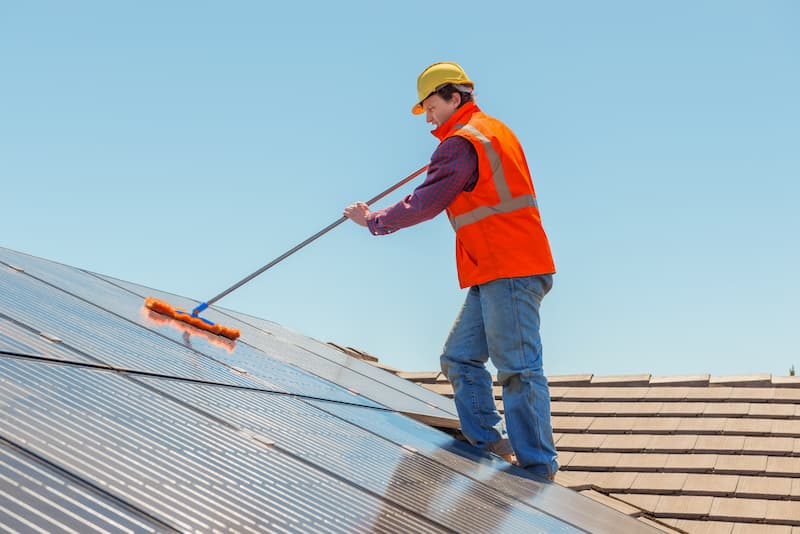 Maximizing Efficiency With Solar Panel Cleaning